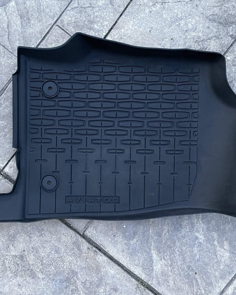 Floor mat after cleaning, deep black